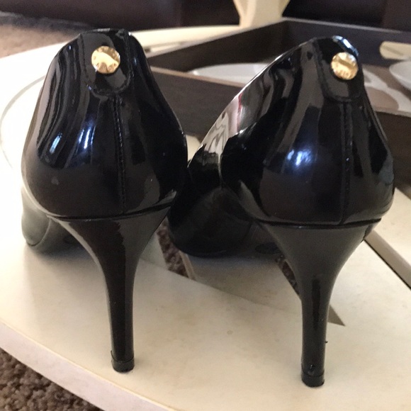 MICHAEL Michael Kors Black Patent Pumps - Picture 3 of 8
